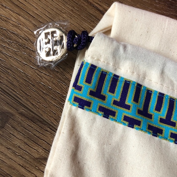 TORY BURCH-NWT Gold Sandals - Picture 6 of 16